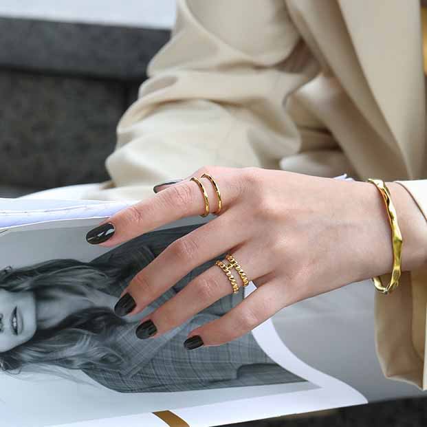 Amelia Ring